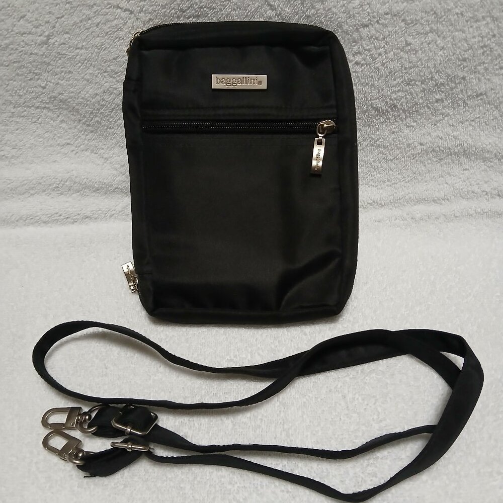 Baggallini Convertible Wallet with Adjustable Strap -- EUC